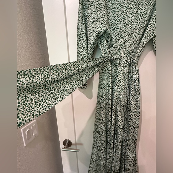Significant Other Green Floral Maxi Dress - Picture 8 of 10